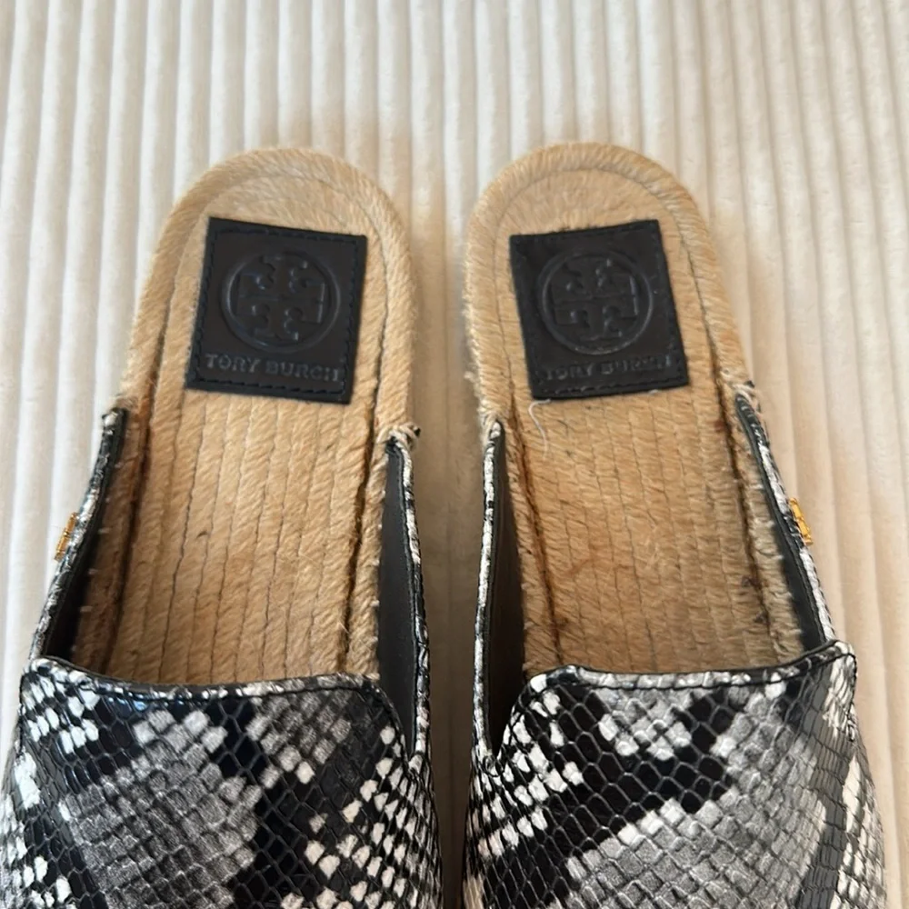 Tory Burch 💚 Snakeskin Espadrille Mules